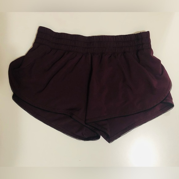 Bordeaux shorts size 4 Lululemon women’s - Picture 1 of 3